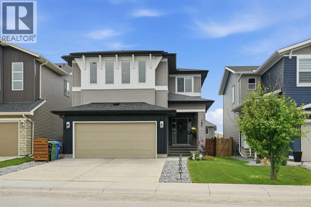 186 Howse Rise NE - 1
