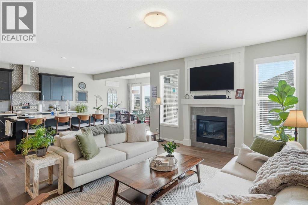 186 Howse Rise NE - 6
