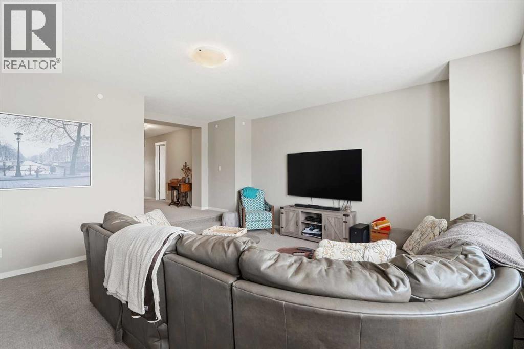 186 Howse Rise NE - 19