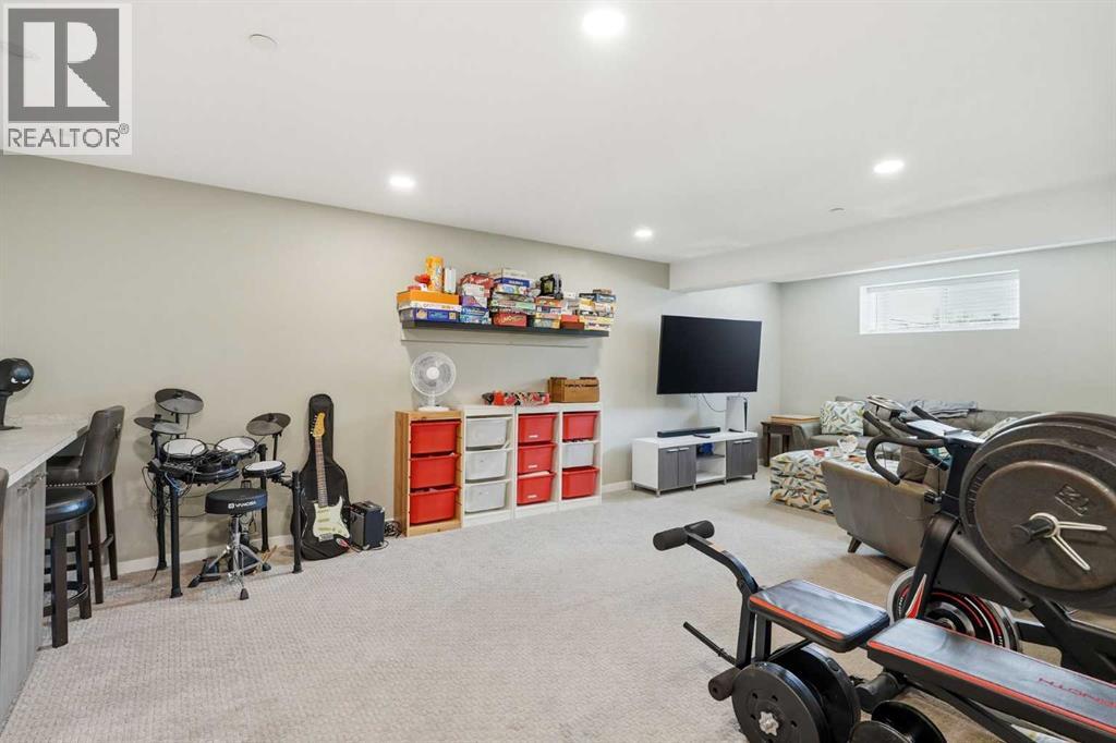 186 Howse Rise NE - 25