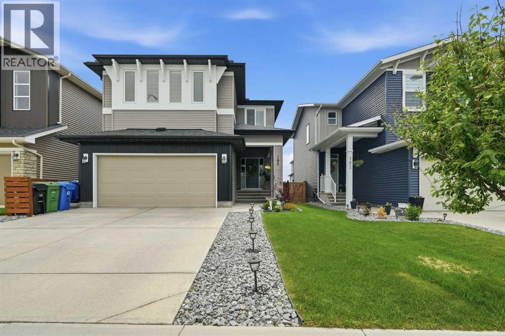 186 Howse Rise NE - 3