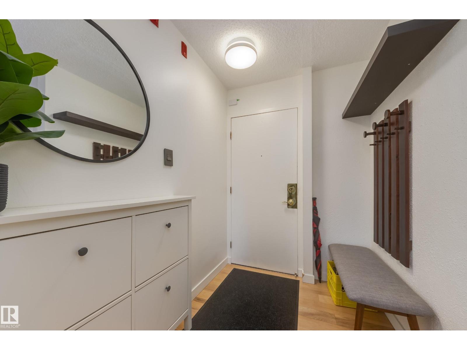 #504 9909 110 ST NW - 7
