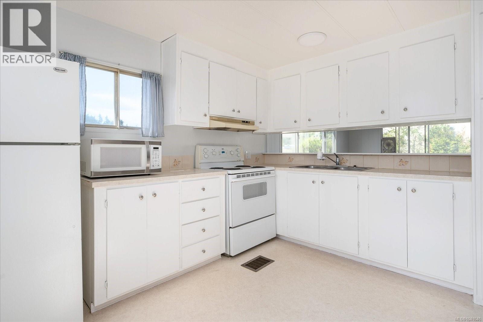 #24 1572 Seabird Rd - 8