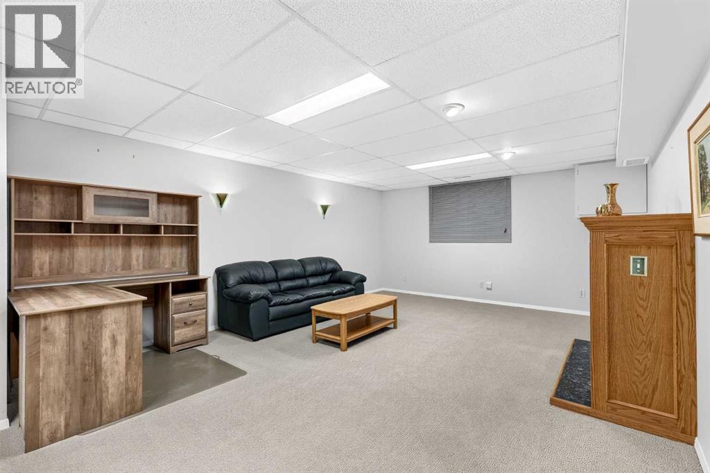 3227 Collingwood Drive NW — photo 29