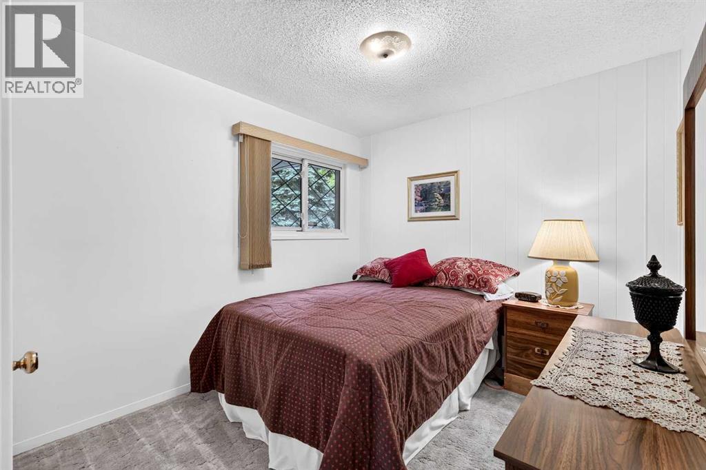 3227 Collingwood Drive NW — photo 24