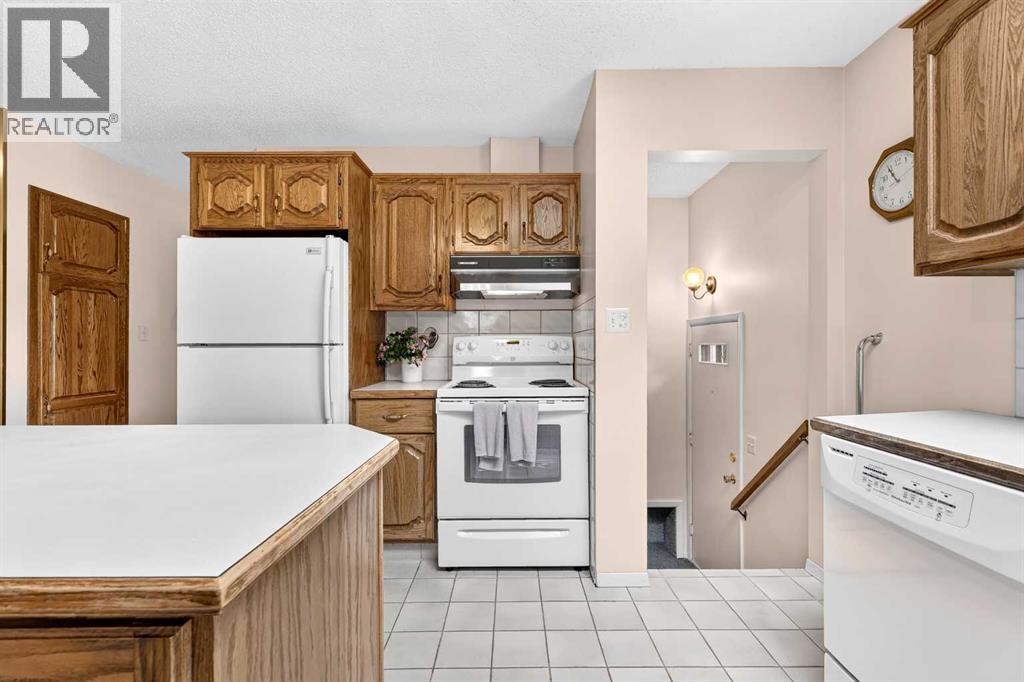 3227 Collingwood Drive NW — photo 20