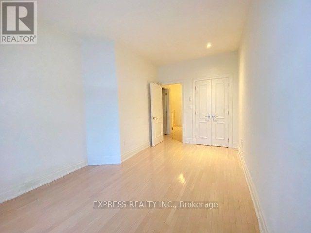 #302 51 YORK MILLS ROAD - 15