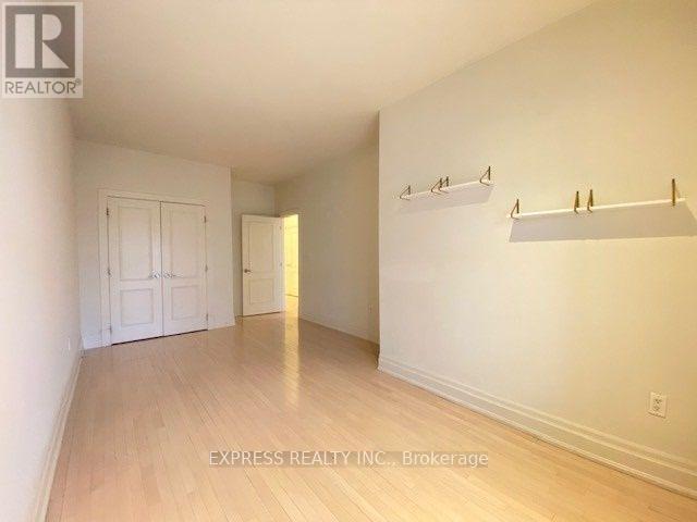 #302 51 YORK MILLS ROAD - 18
