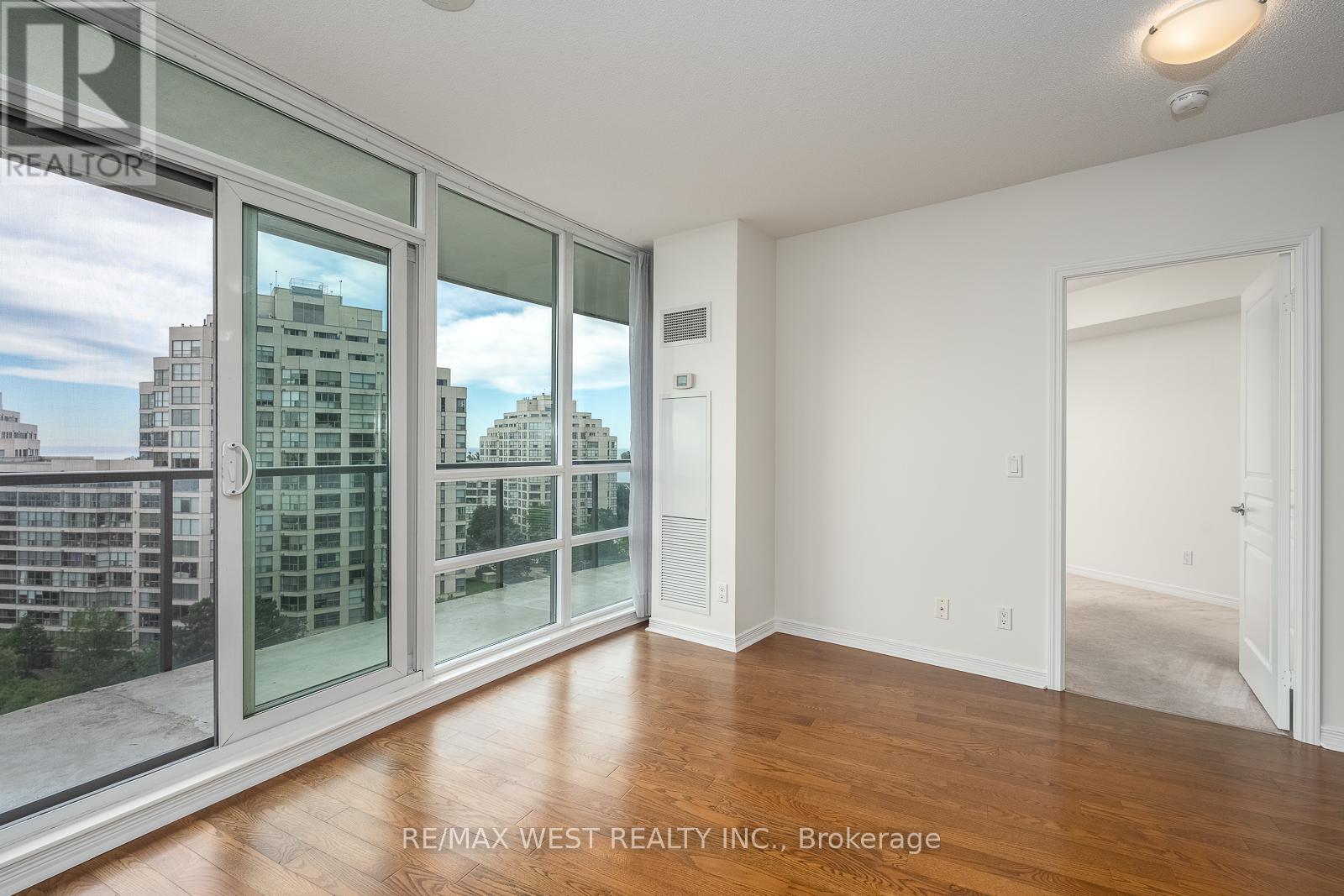 #908 2240 LAKE SHORE BOULEVARD W - Image 12