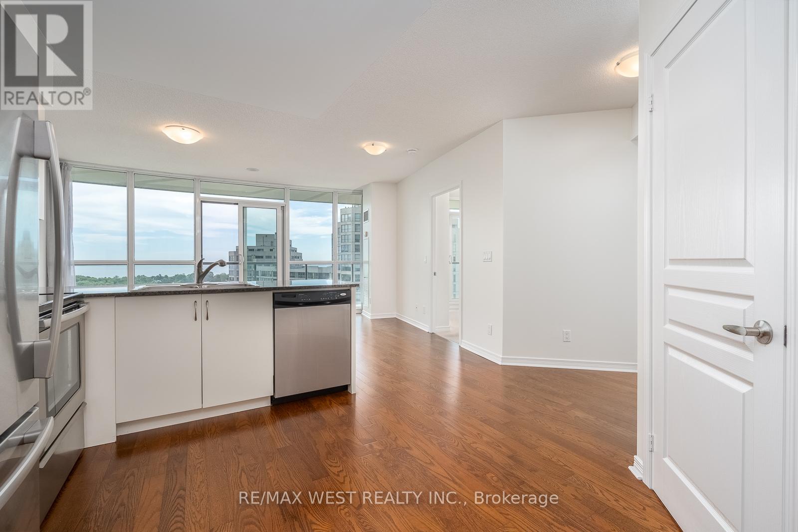 #908 2240 LAKE SHORE BOULEVARD W - Image 24
