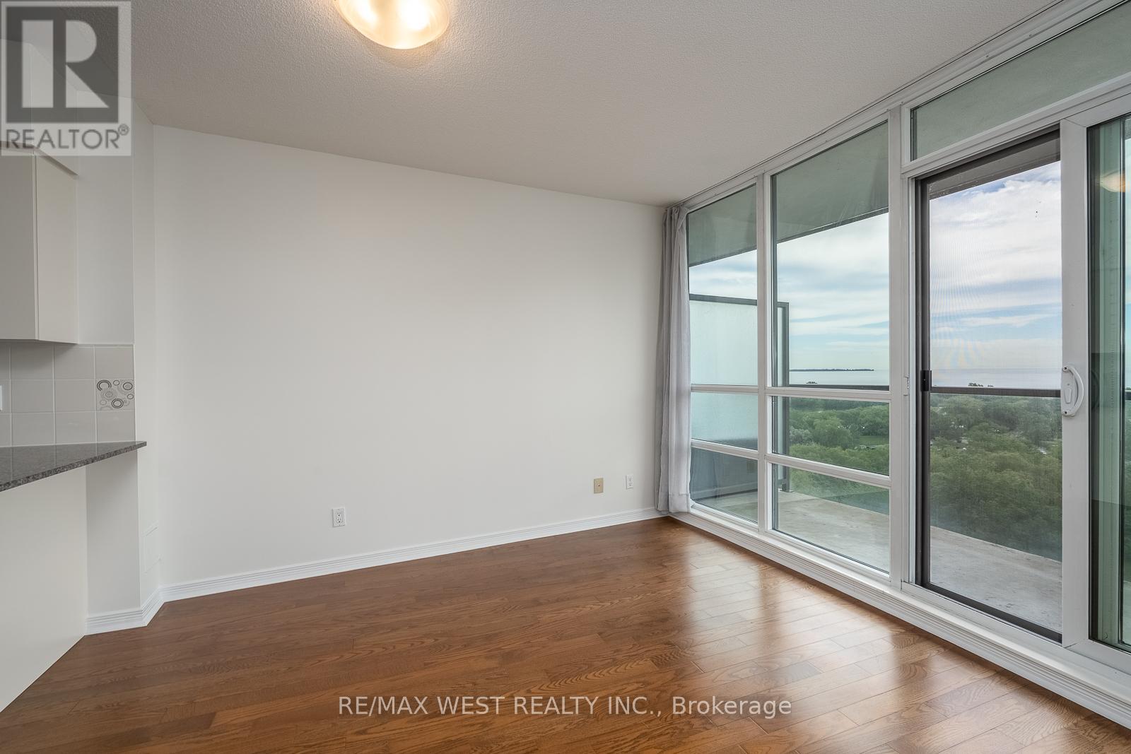 #908 2240 LAKE SHORE BOULEVARD W - Image 8