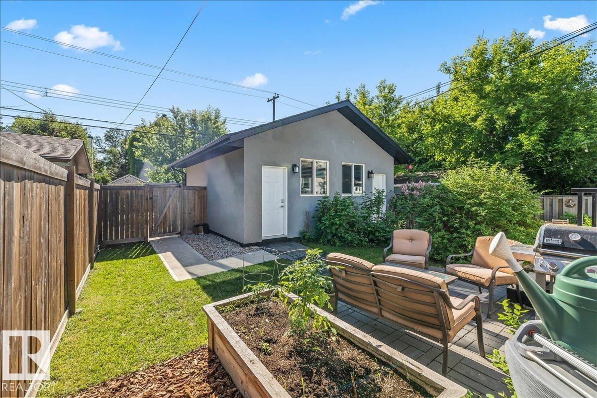 9237 92 ST NW — photo 34