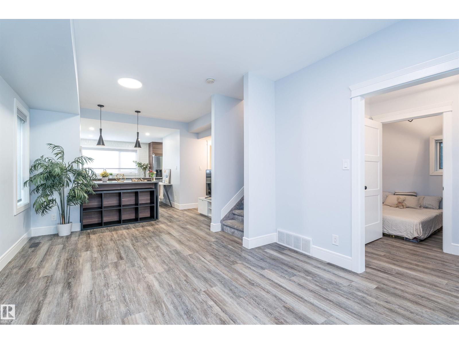 10934 80 AV NW - 4