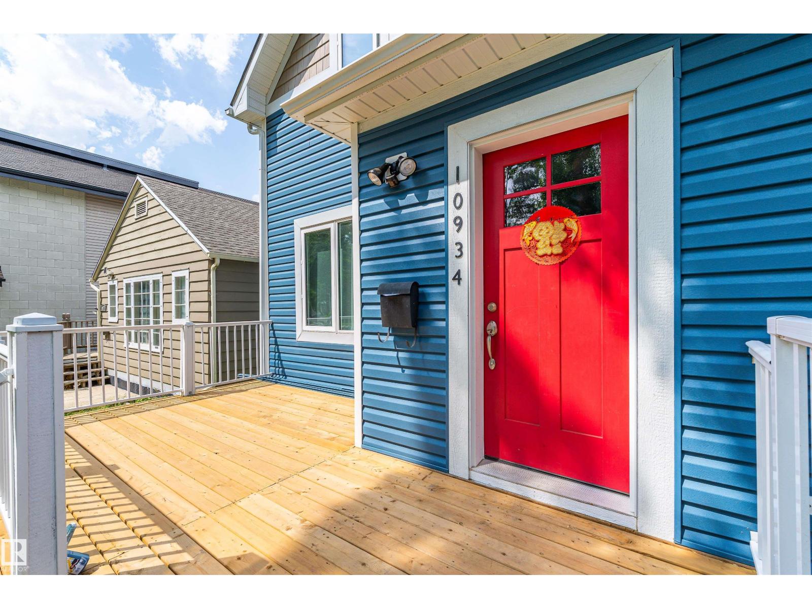 10934 80 AV NW - 3