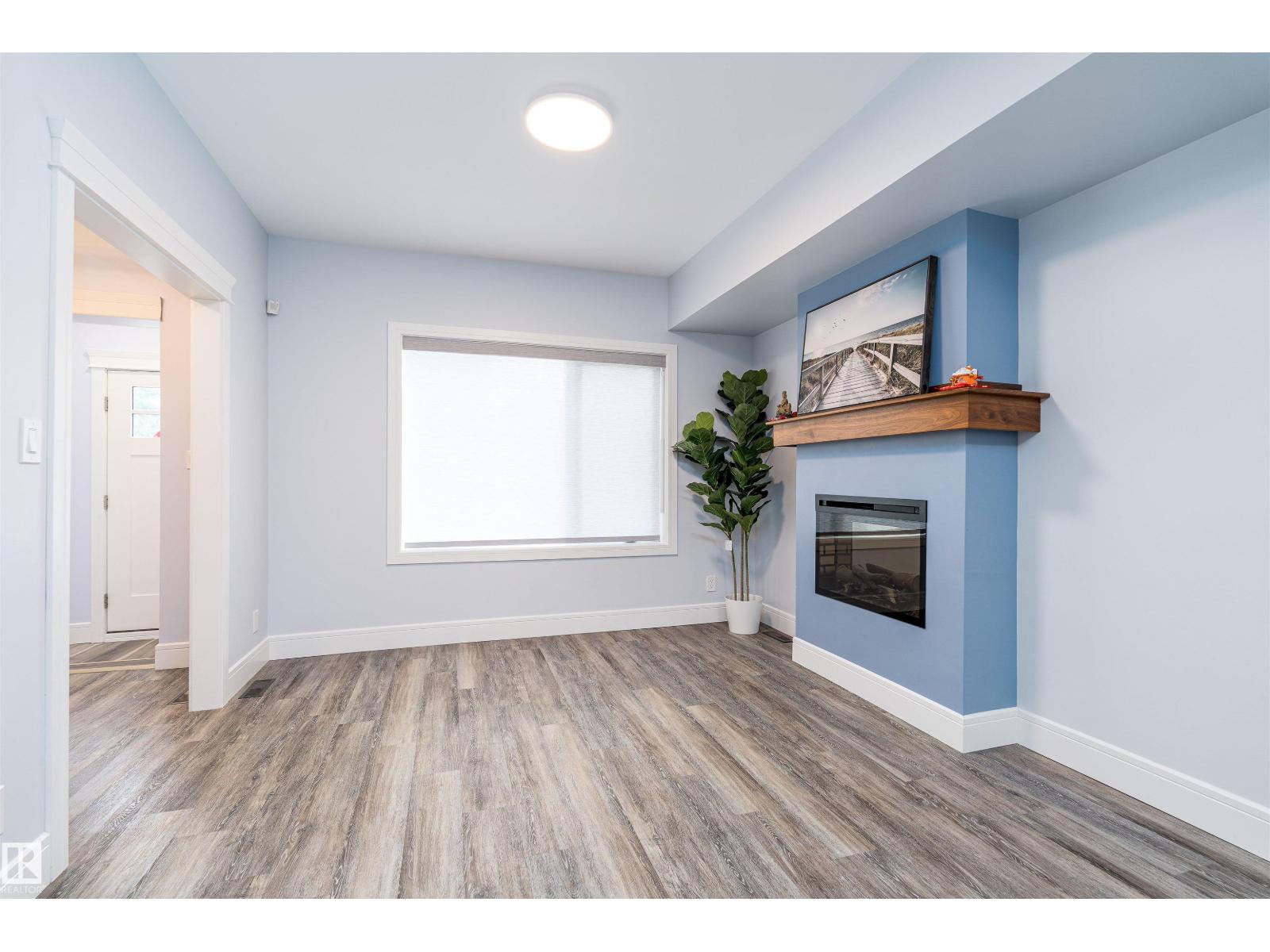 10934 80 AV NW - 8