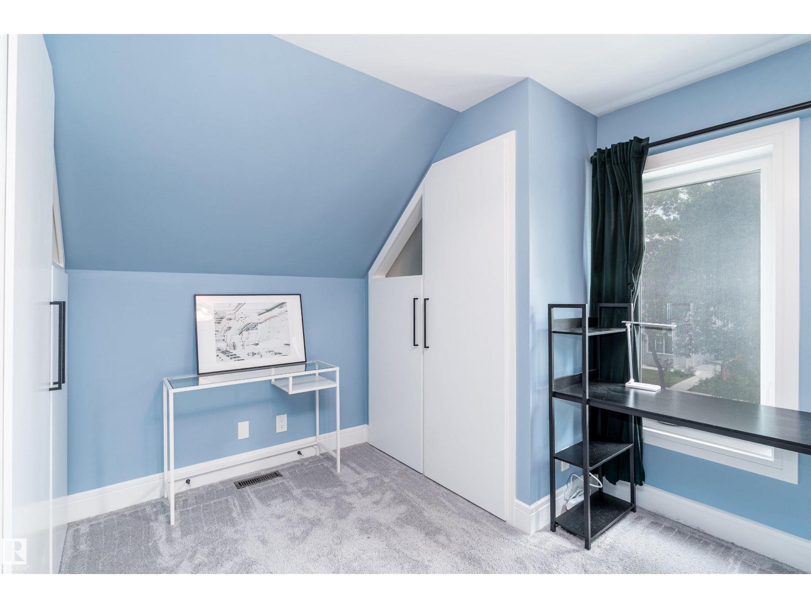 10934 80 AV NW - 22