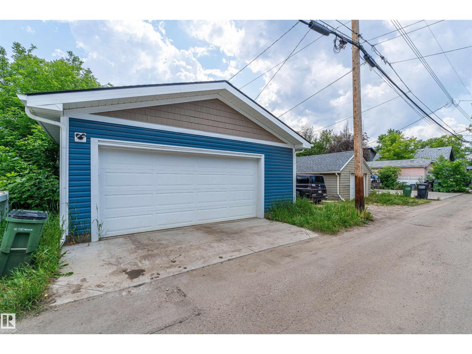 10934 80 AV NW - 36