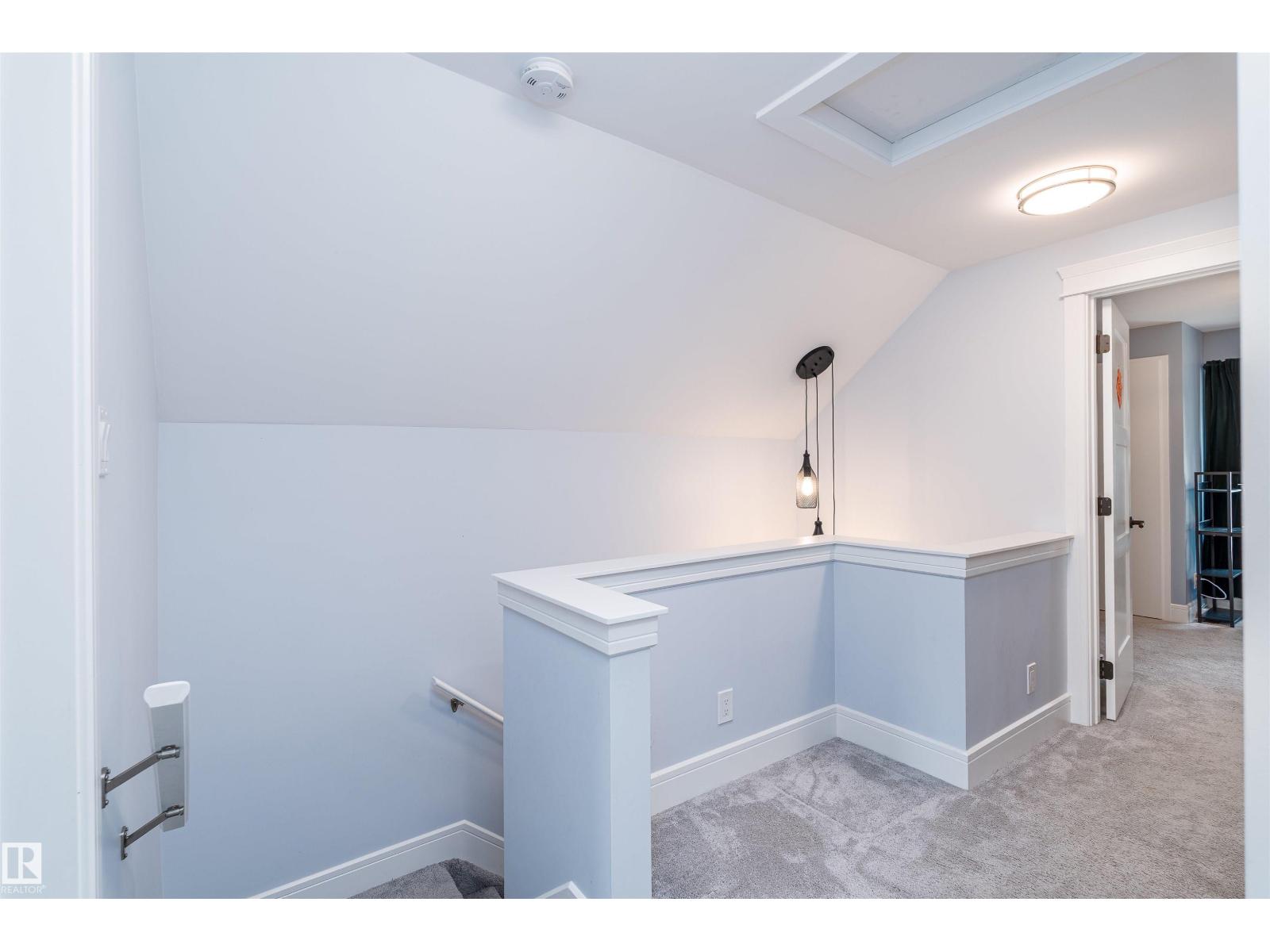 10934 80 AV NW - 19