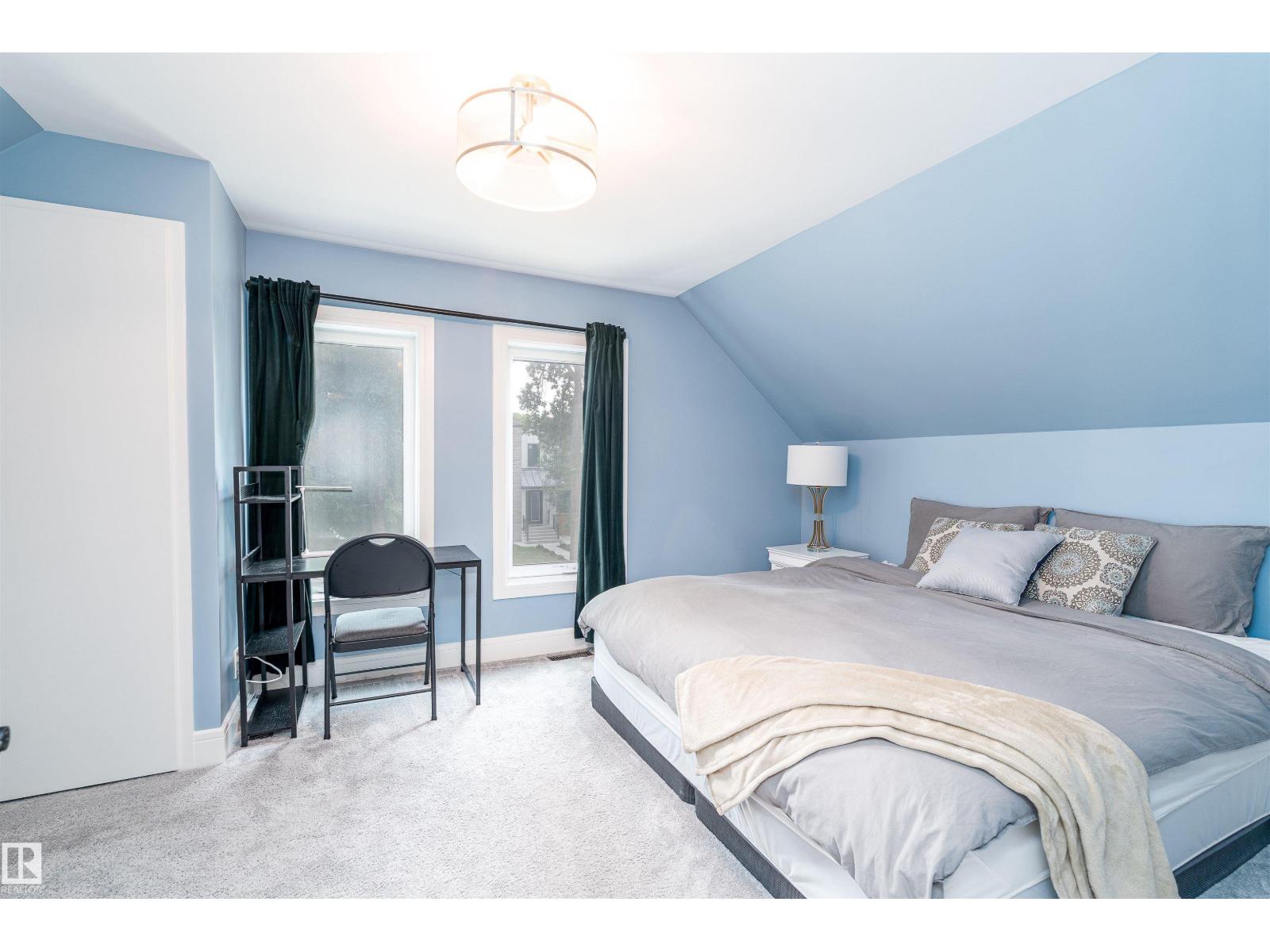10934 80 AV NW - 20