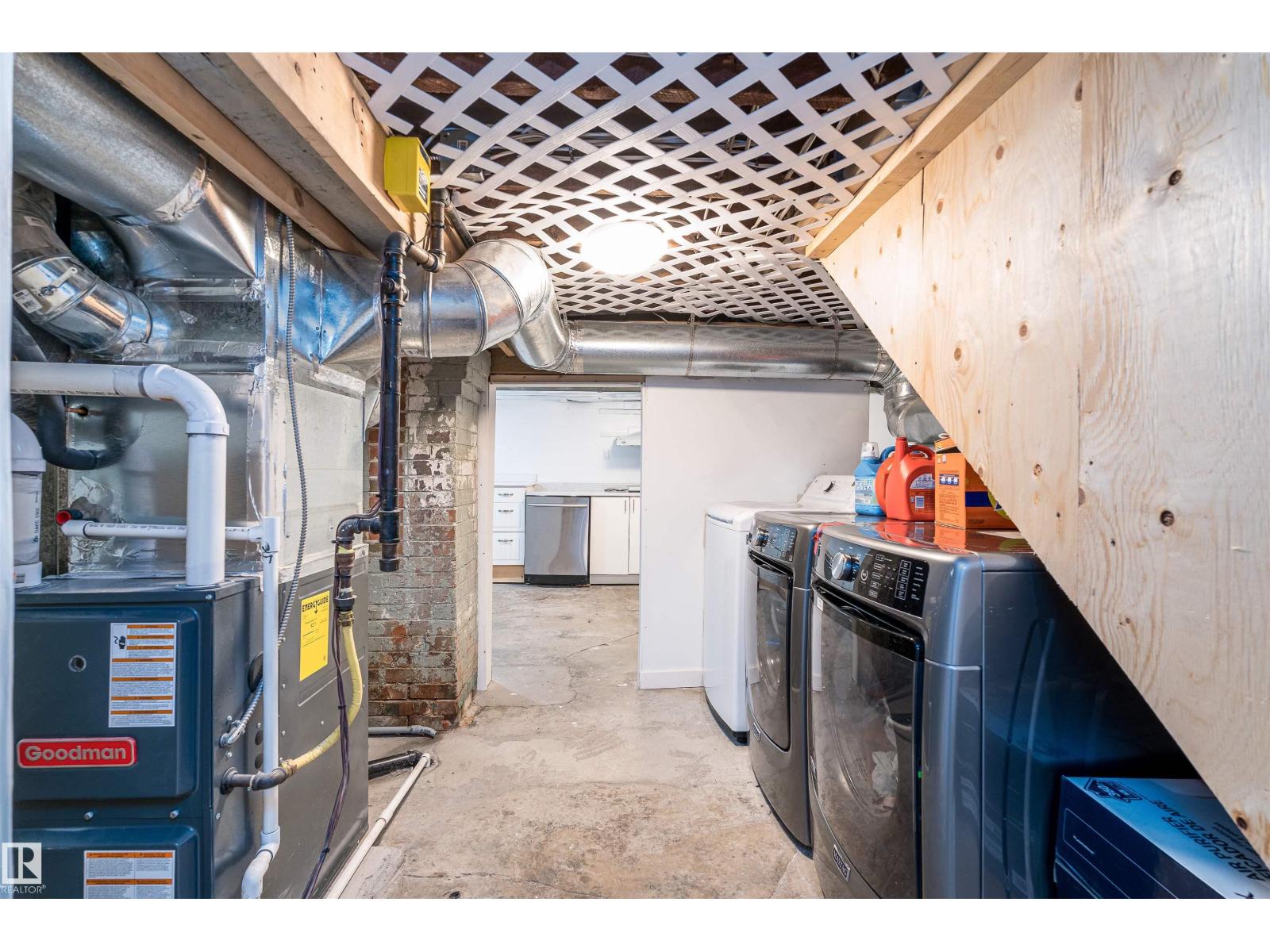10934 80 AV NW - 30