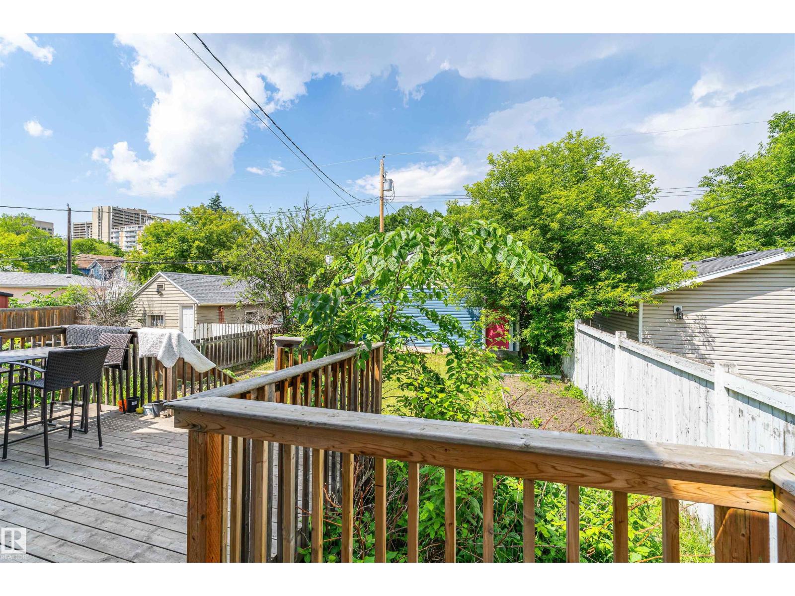 10934 80 AV NW - 32