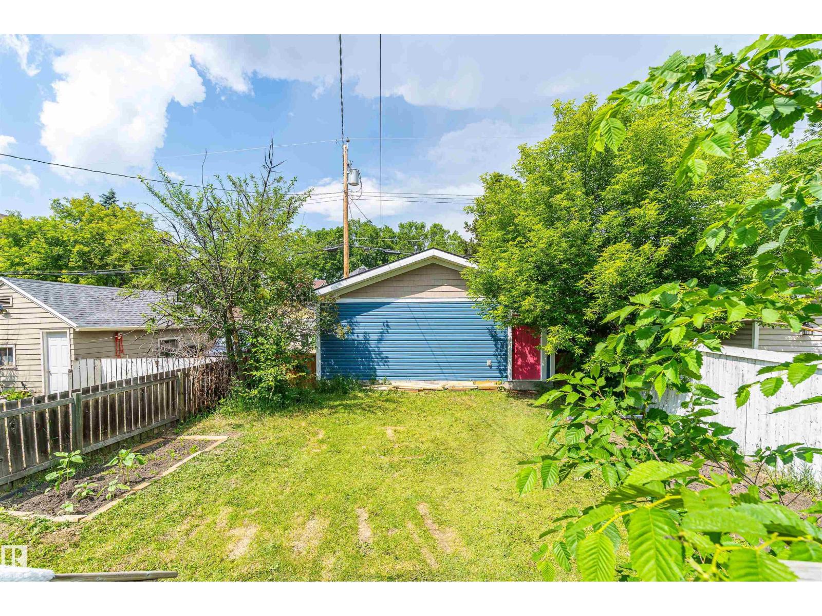 10934 80 AV NW - 34