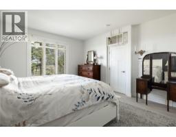 Living room - 579 Longspoon Court, Vernon, BC V1H2K2 Photo 14