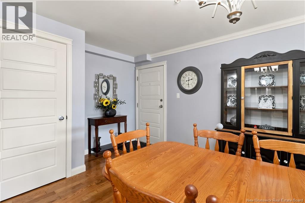 #101 65 Brayson Boulevard - 15