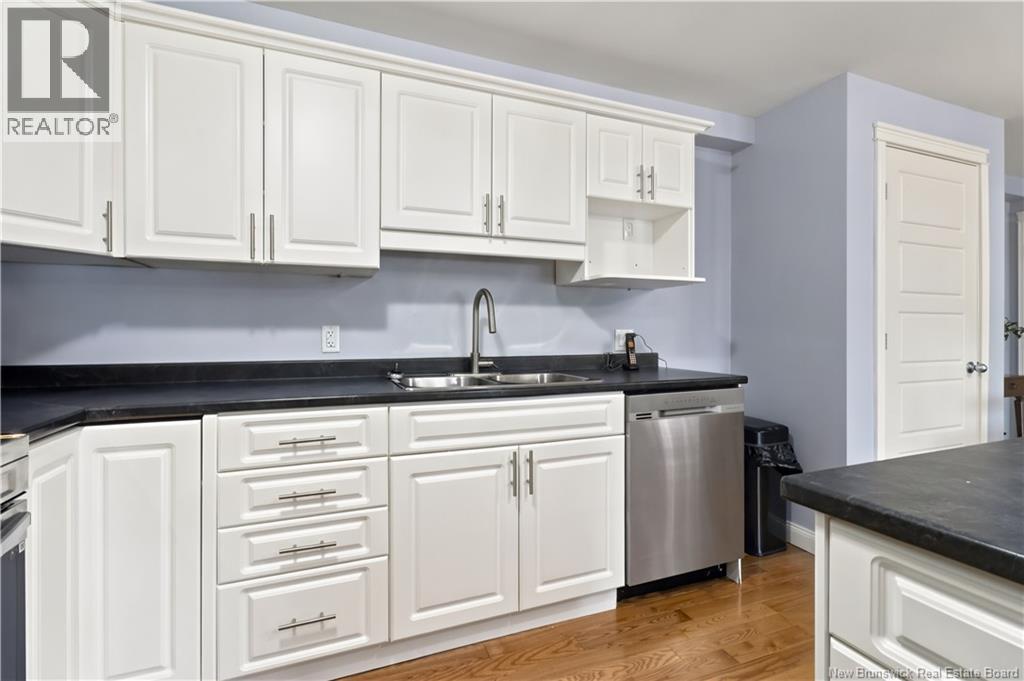 #101 65 Brayson Boulevard - 23