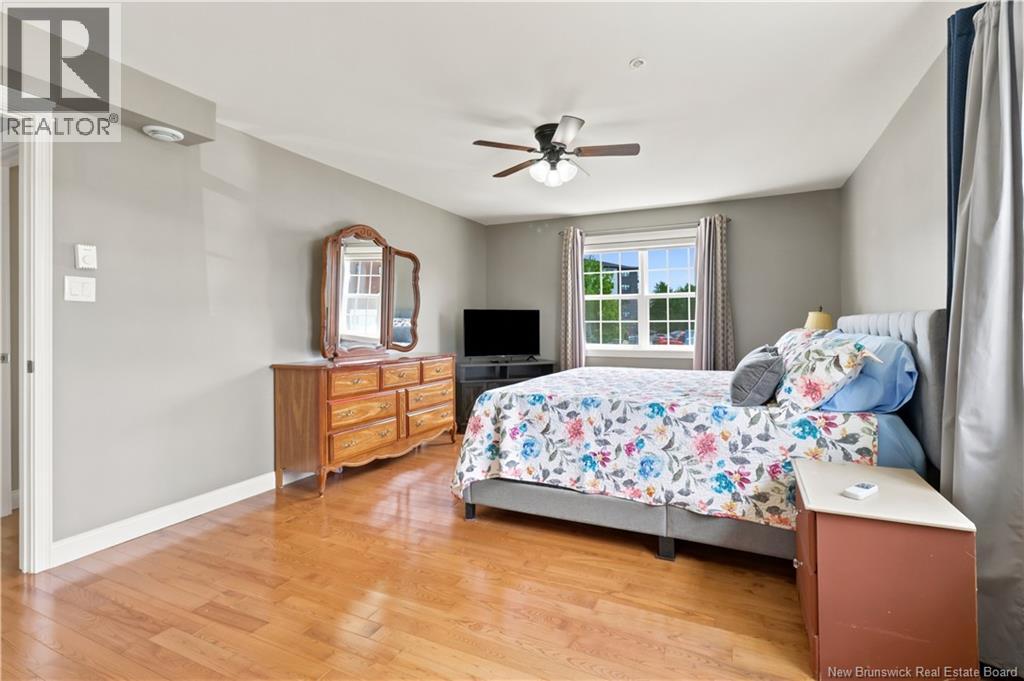 #101 65 Brayson Boulevard - 26
