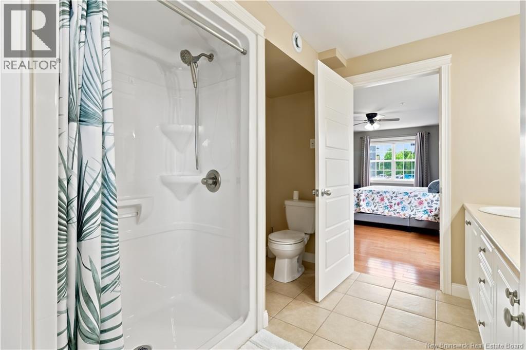 #101 65 Brayson Boulevard - 33