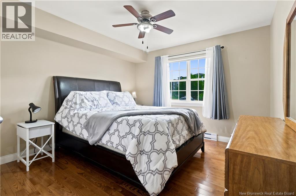 #101 65 Brayson Boulevard - 34