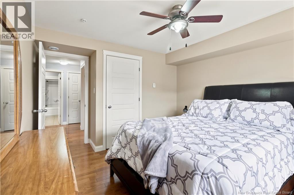 #101 65 Brayson Boulevard - 35