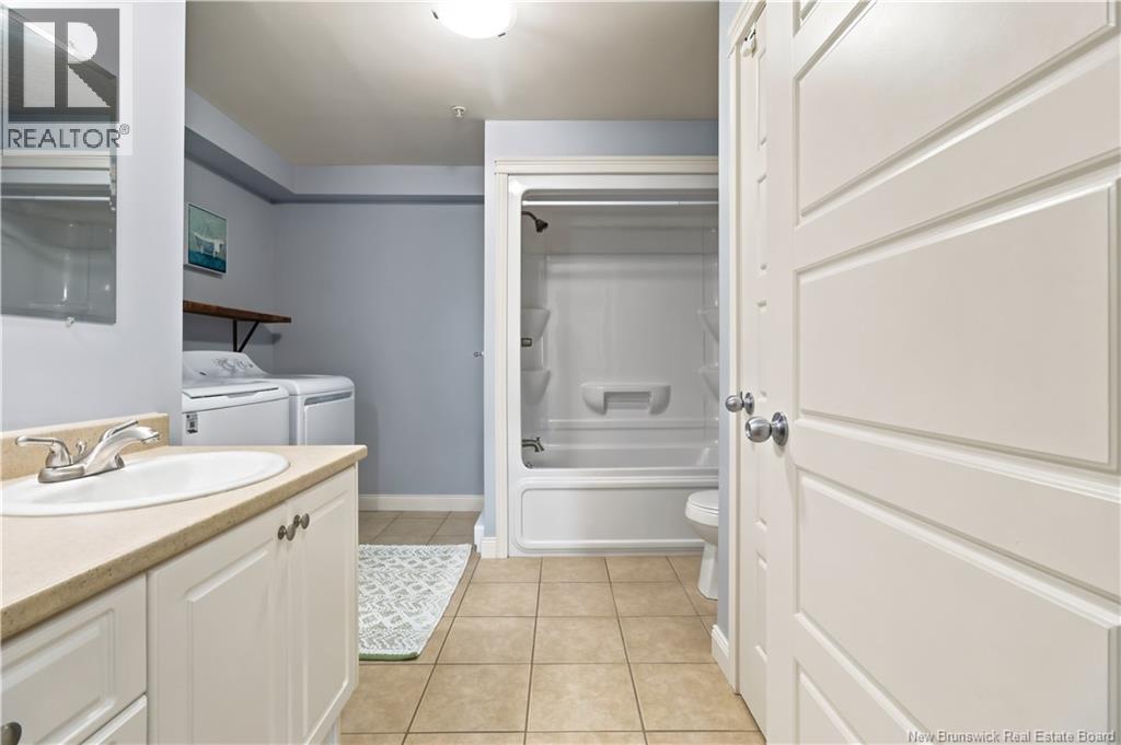 #101 65 Brayson Boulevard - 38