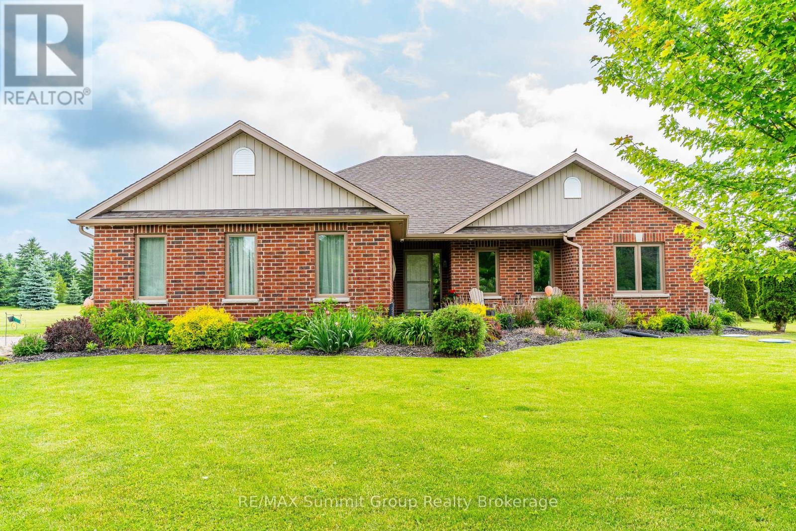 15 MOUNT HAVEN CRESCENT - 1