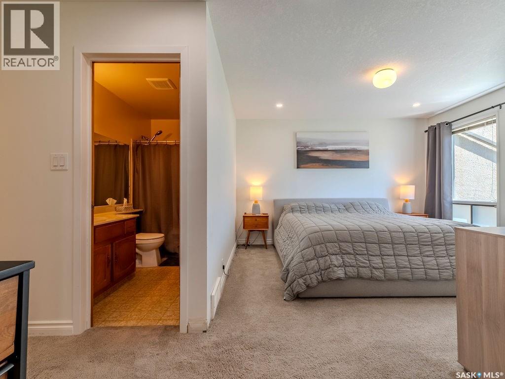#13 455 Pinehouse DRIVE - 22