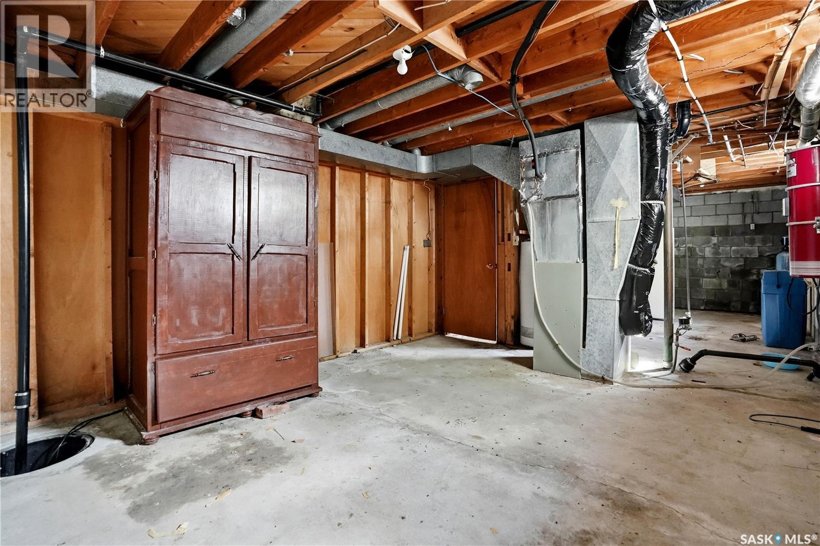 635 Gardiner STREET - 25