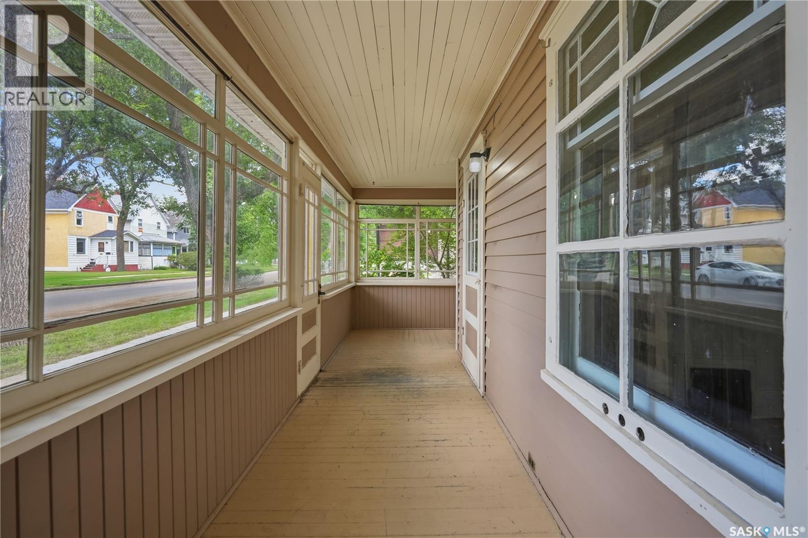 447 Duffield STREET W - 3