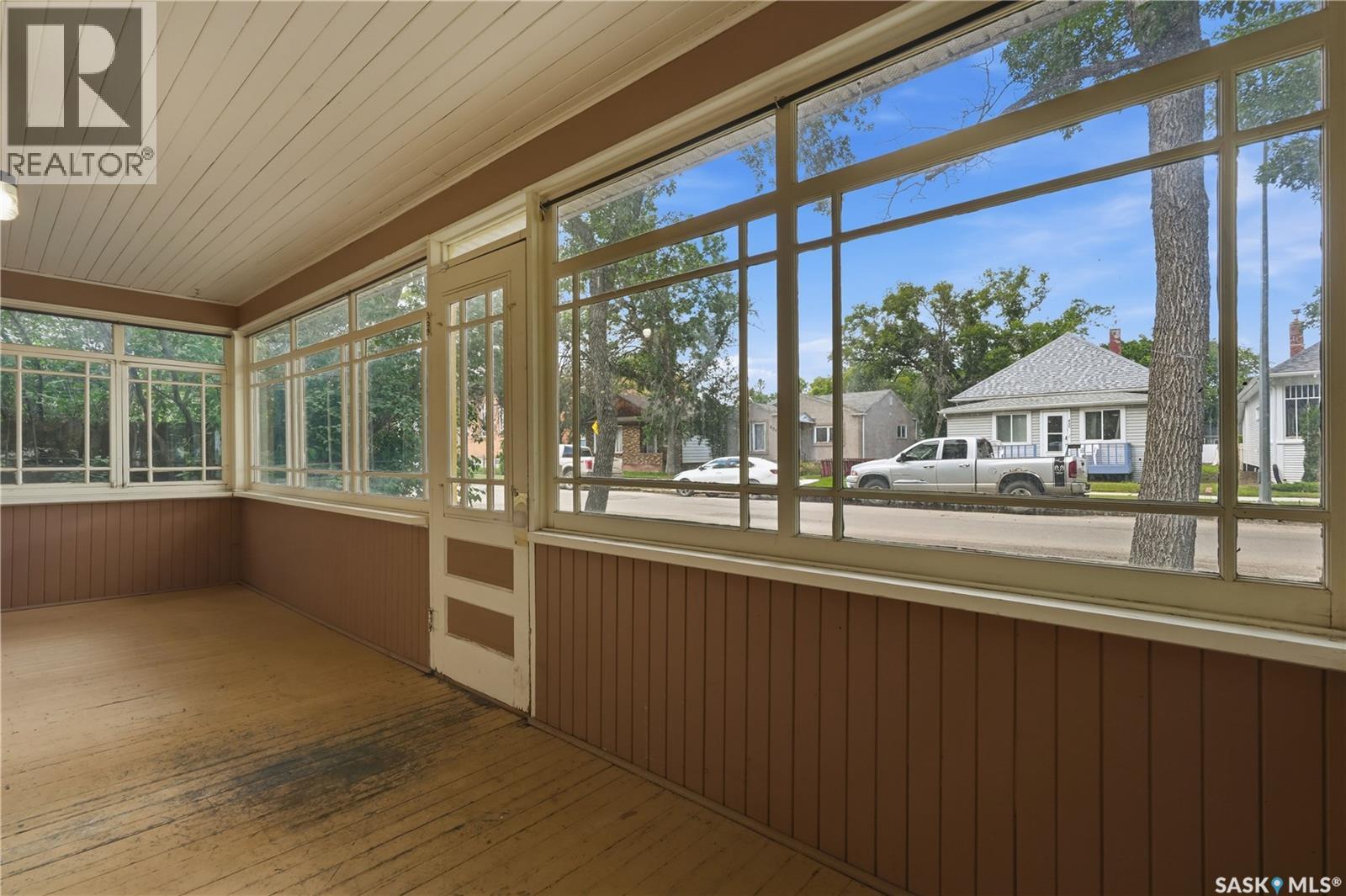 447 Duffield STREET W - 4