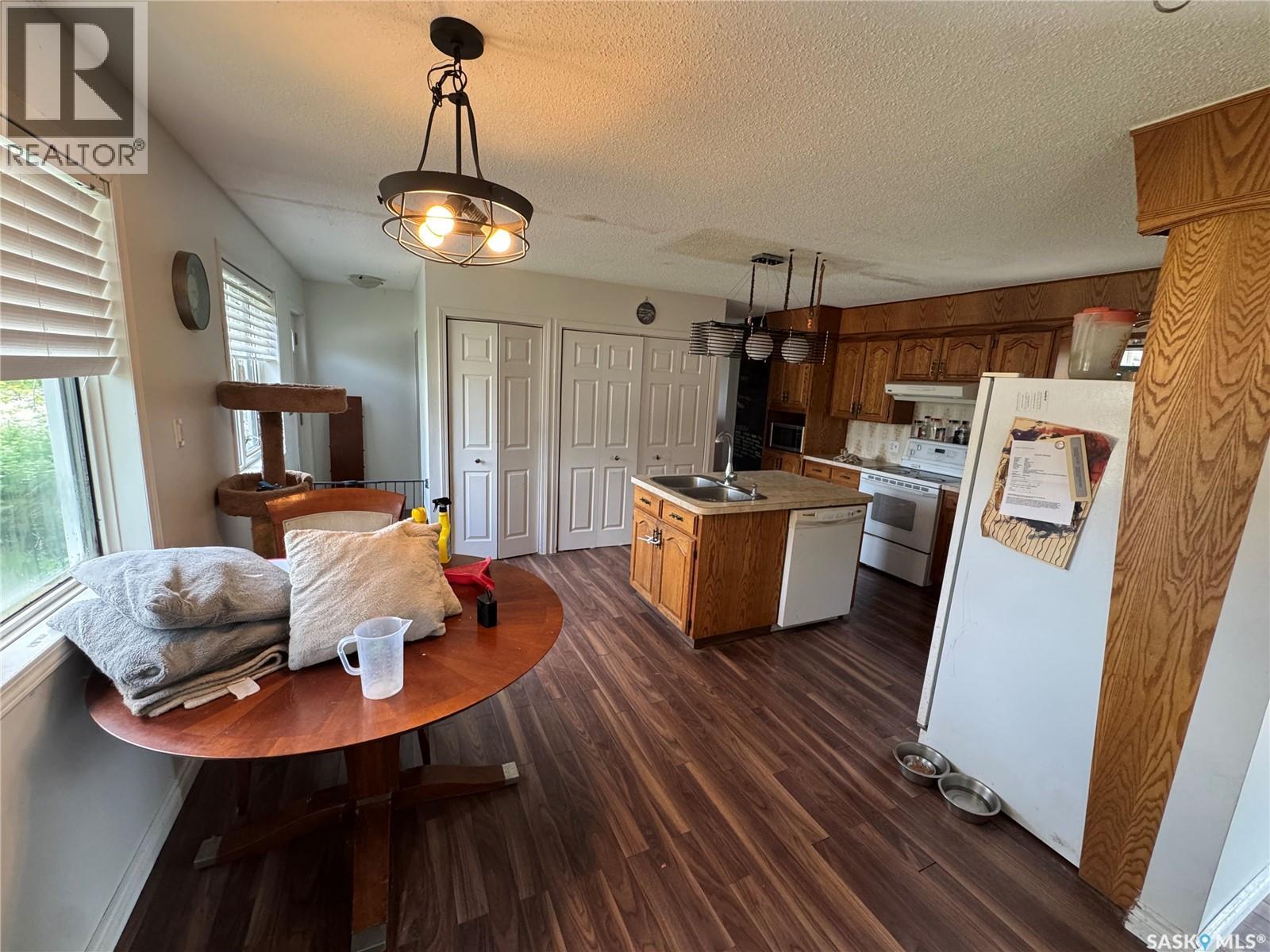106 Downey STREET - 5