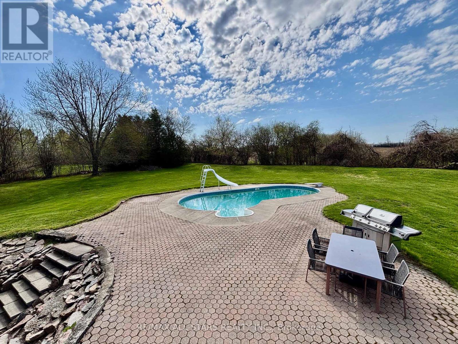 1374 REGIONAL ROAD 12 ROAD W - 39