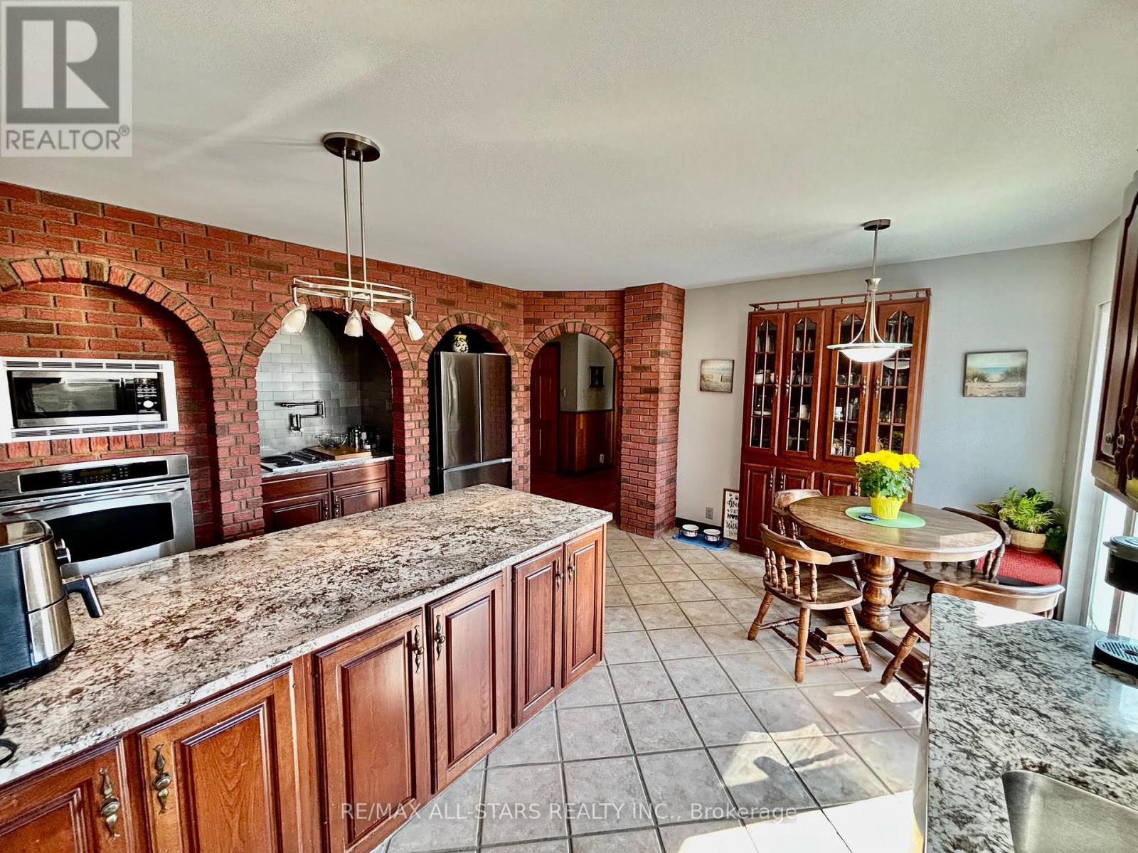 1374 REGIONAL ROAD 12 ROAD W - 15