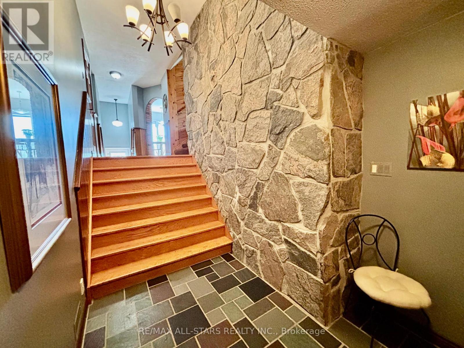 1374 REGIONAL ROAD 12 ROAD W - 4