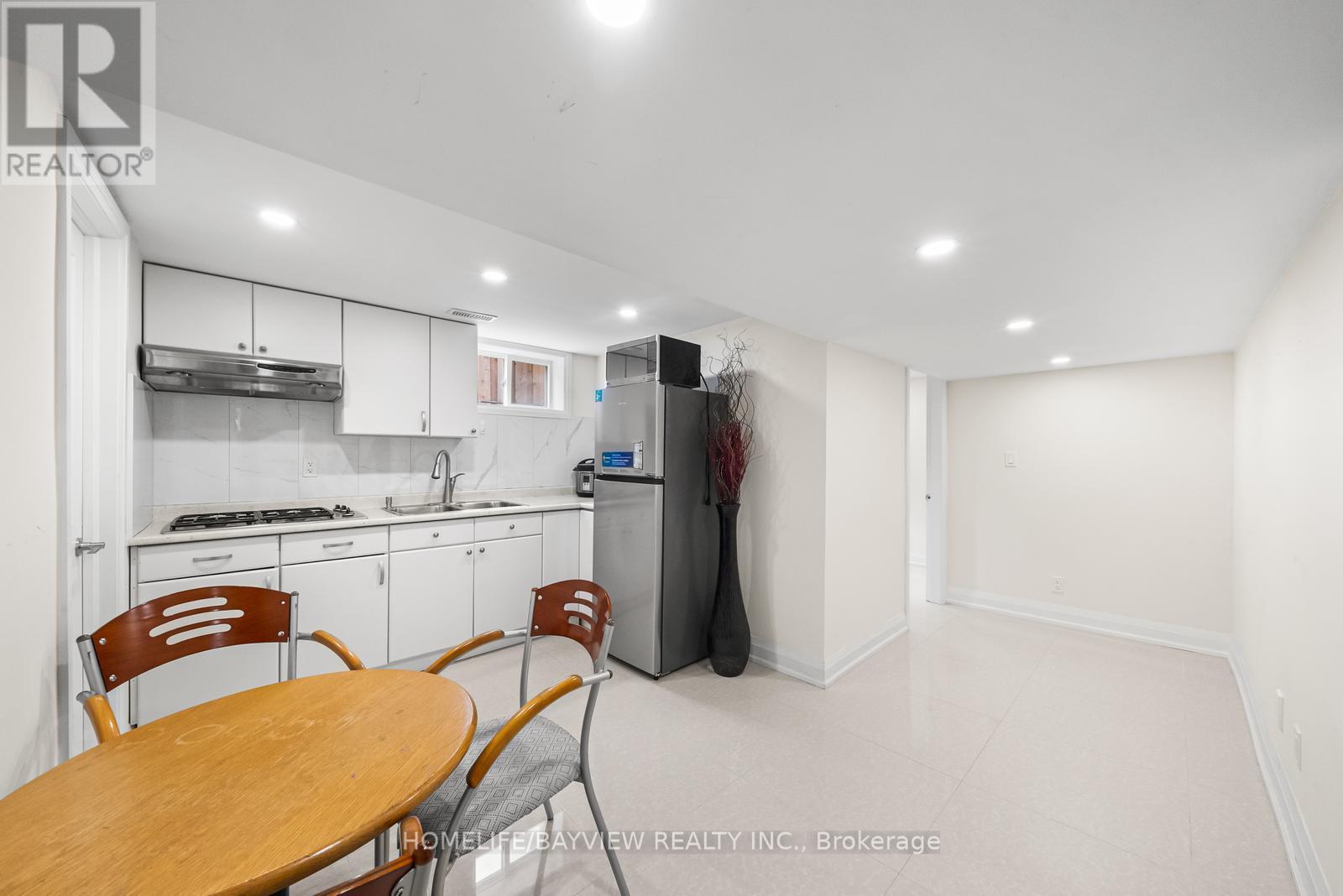 29 WESTWOOD LANE - 25