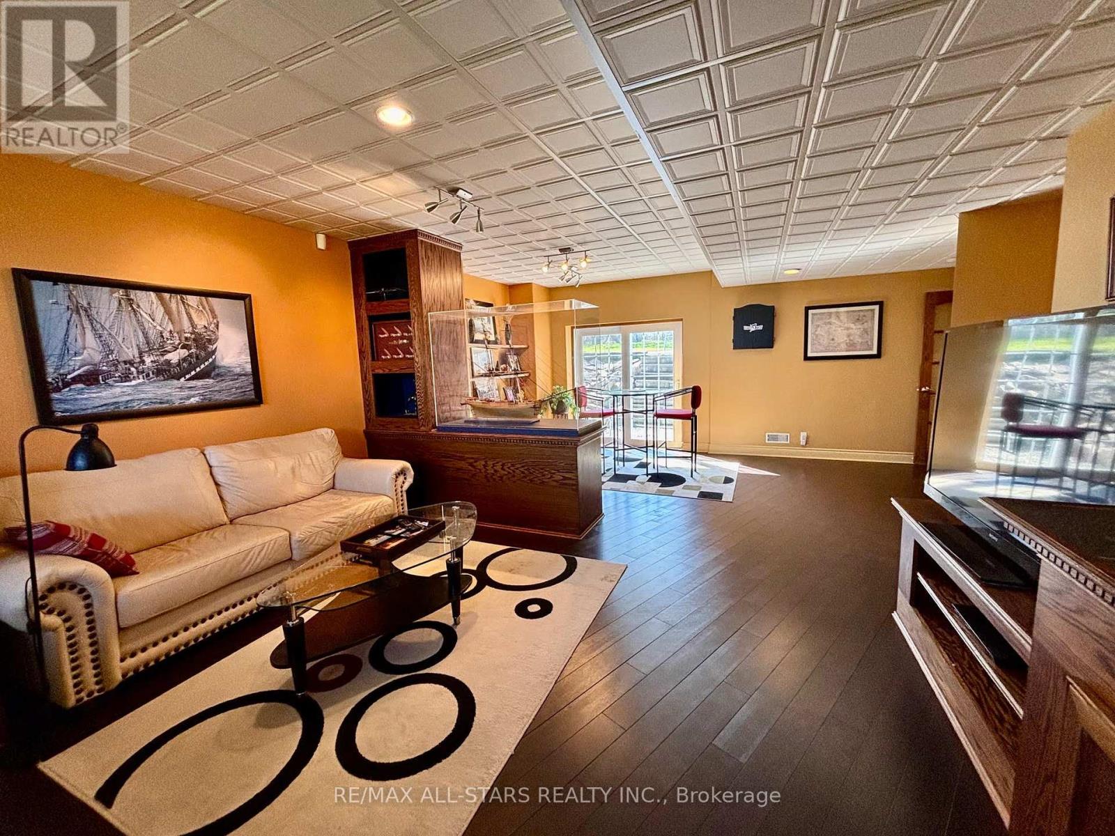 1374 REGIONAL ROAD 12 ROAD W - 33