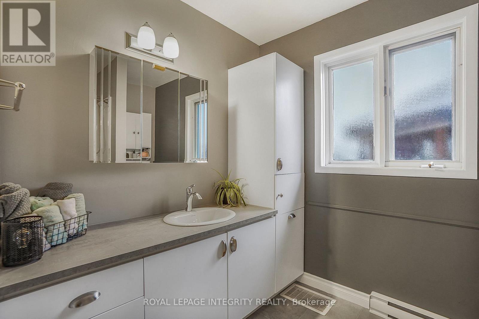 84 LALANDE CRESCENT - 13