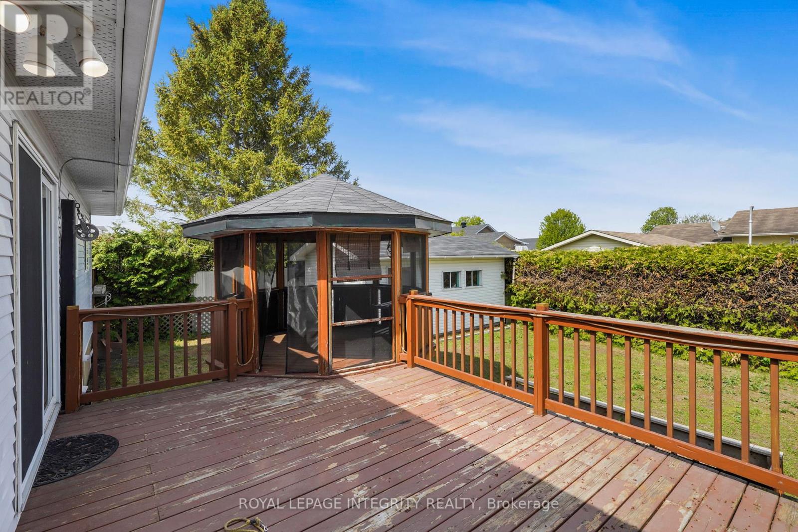 84 LALANDE CRESCENT - 27