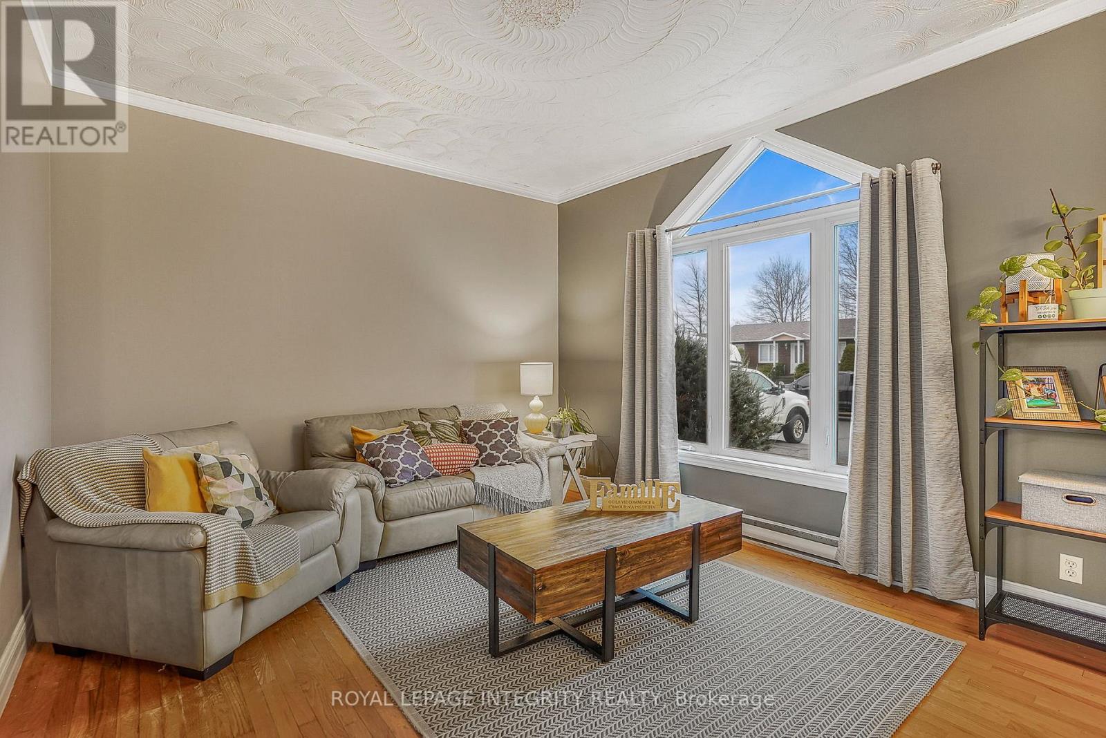 84 LALANDE CRESCENT - 5