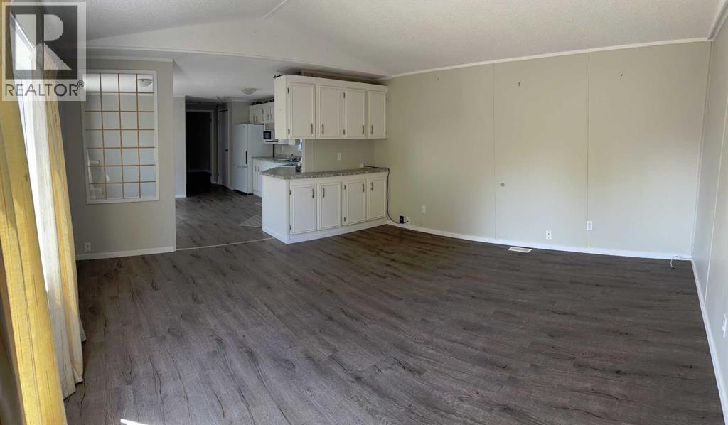 40, 5344 76 Street - 7
