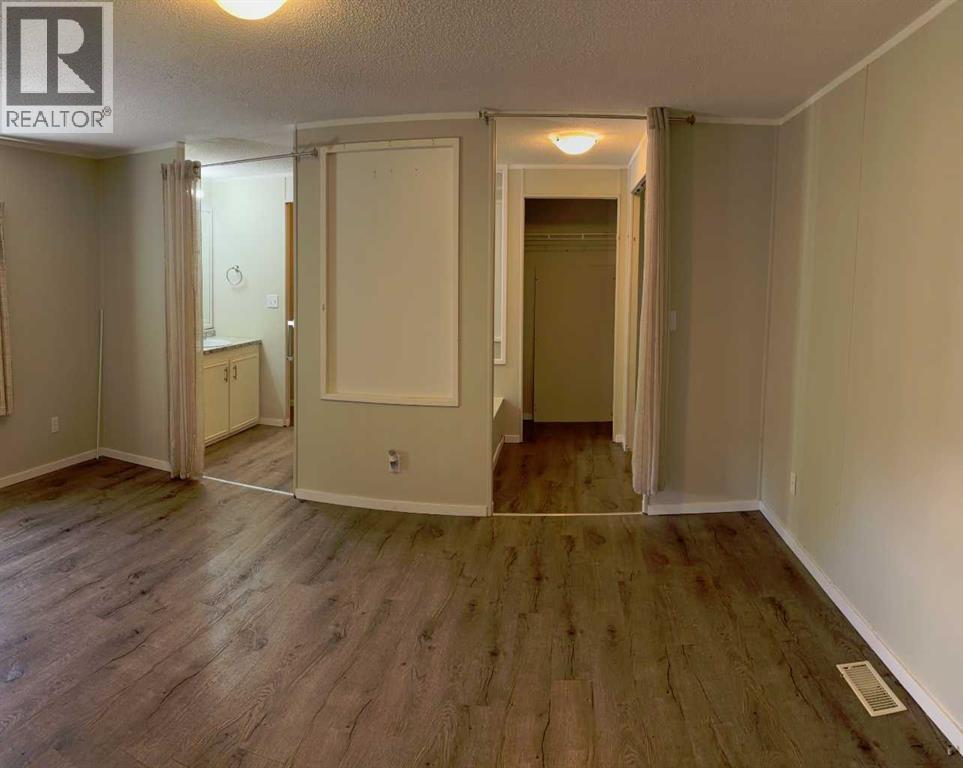 40, 5344 76 Street - 11